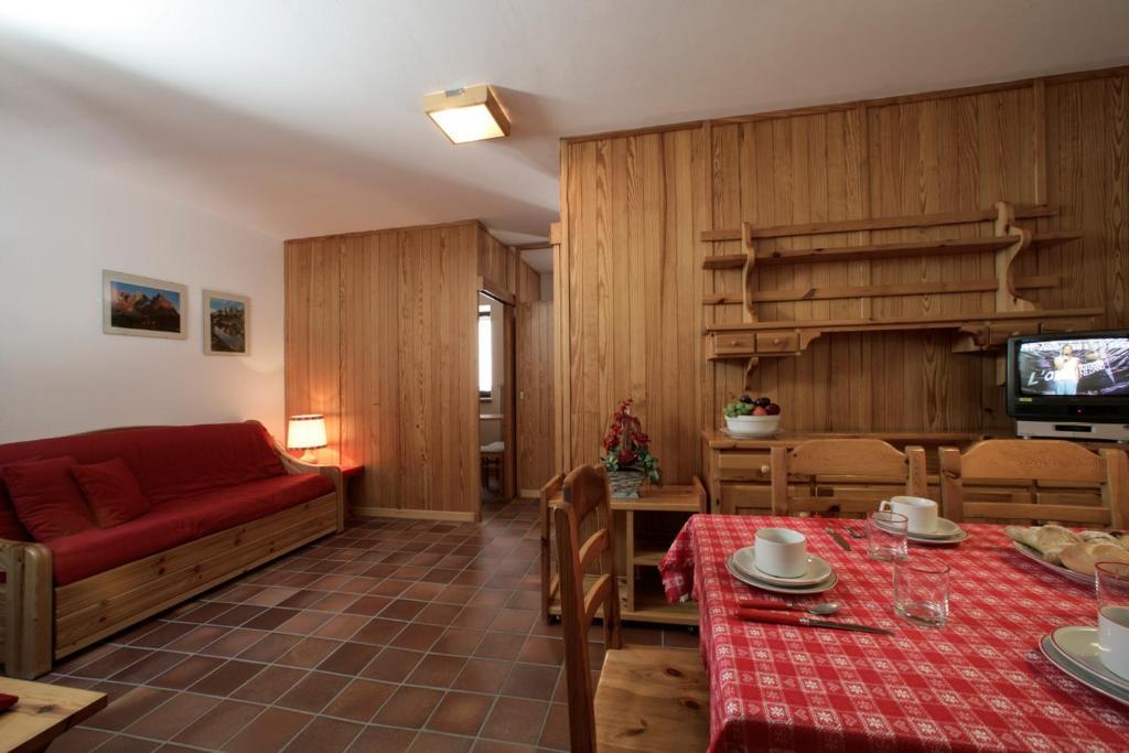 Apartments Gonzaga Canazei Zimmer foto