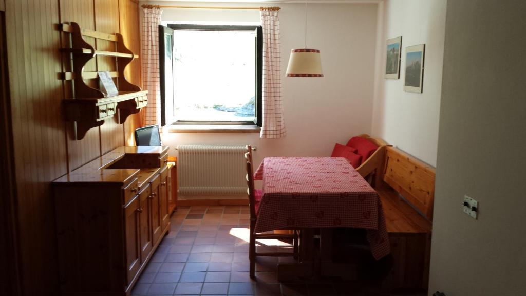 Apartments Gonzaga Canazei Zimmer foto