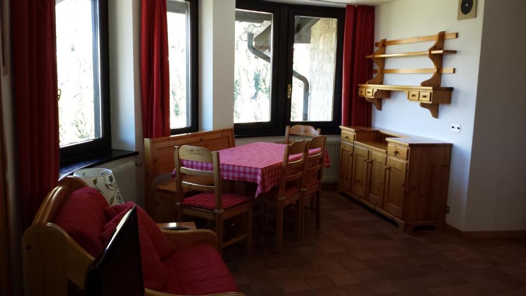 Apartments Gonzaga Canazei Zimmer foto