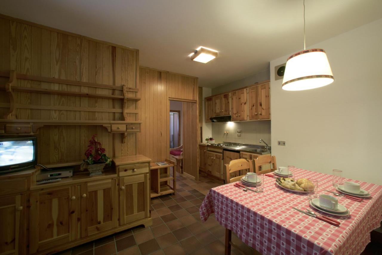 Apartments Gonzaga Canazei Zimmer foto